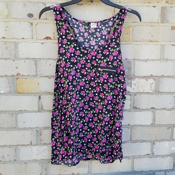 Spring Street Tops - 🔴Floral Racer Back Tank🔴